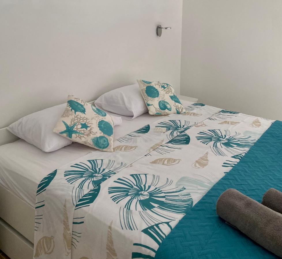 Apartmani Begic 1 I 2 Barbat na Rabu エクステリア 写真