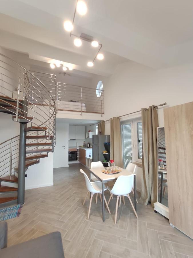 Apartmani Begic 1 I 2 Barbat na Rabu エクステリア 写真