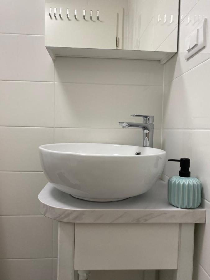 Apartmani Begic 1 I 2 Barbat na Rabu エクステリア 写真